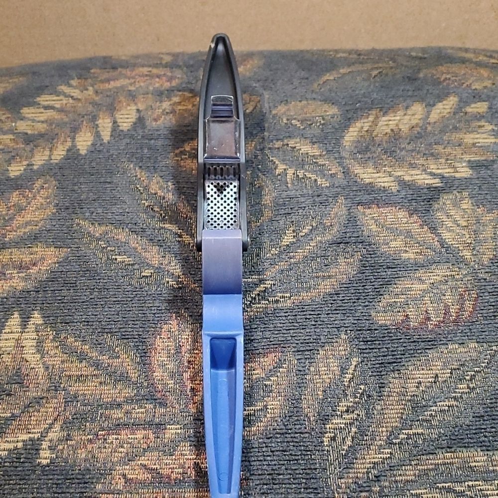 Tupperware Garlic Press - Picture 2 of 5
